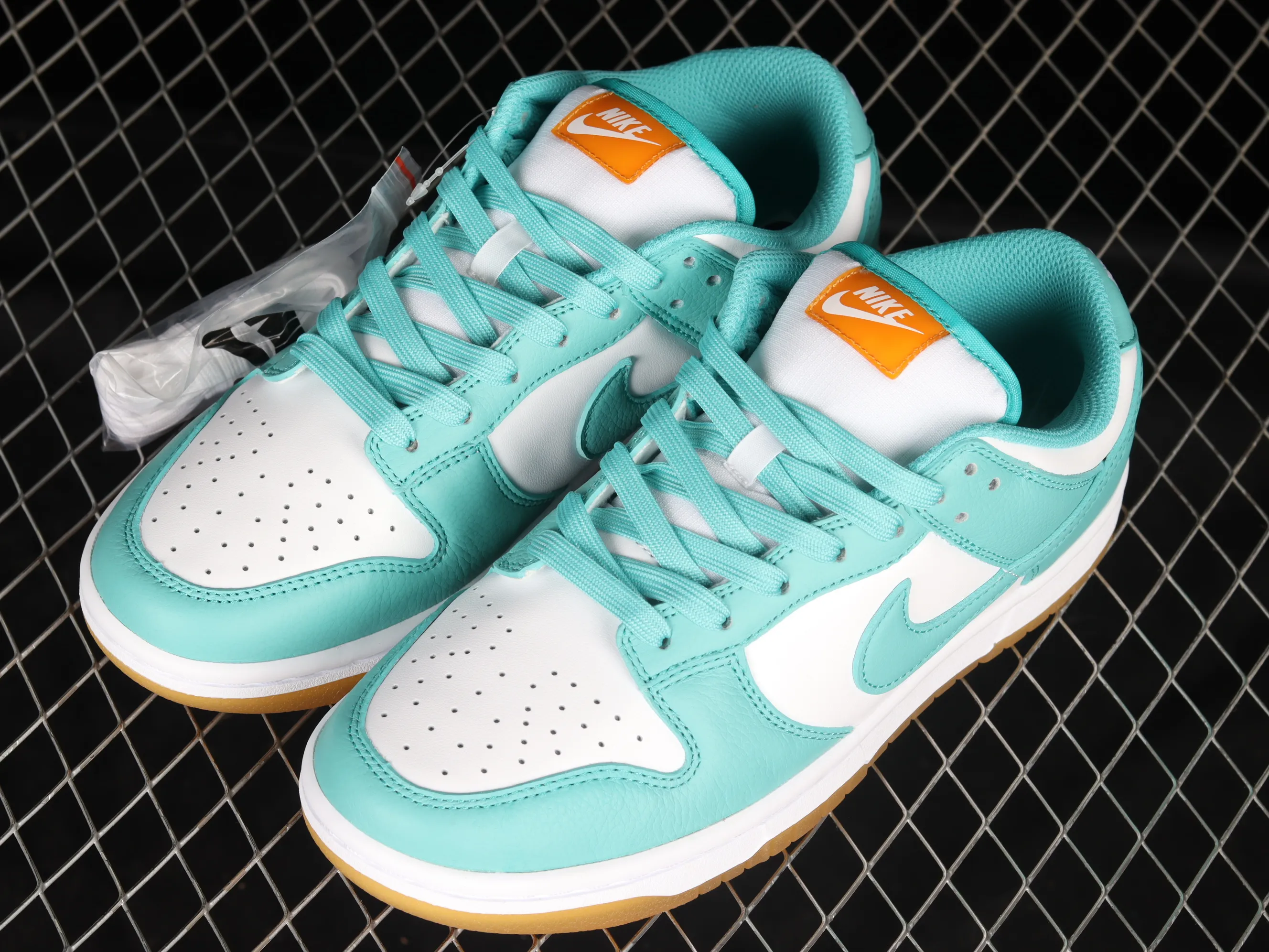 All categories Nk SB Dunk series Nk SB Dunk Low low-top sneakers J version Nk Dunk Low "Teal Zeal" teal color SB low-top sports and leisure sneakers DV2190-100